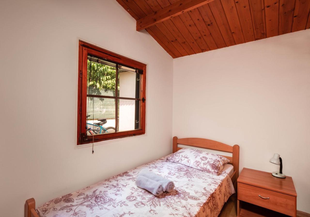 Funny House Villa Pula Bagian luar foto